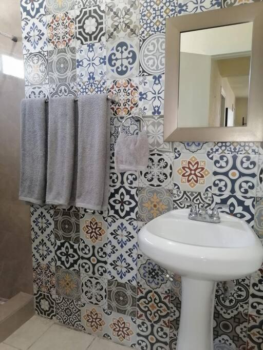 Departamento en planta alta, muy céntrico. Apartamento Puerto Peñasco Exterior foto