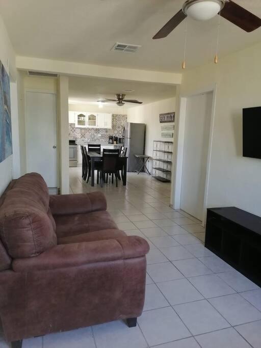 Departamento en planta alta, muy céntrico. Apartamento Puerto Peñasco Exterior foto